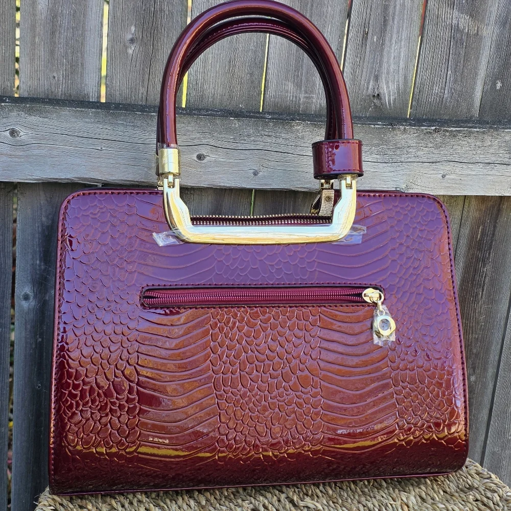 The Danbury Mint Ruby Red Leather Croc Pattern Handbag And Wallet Burgundy